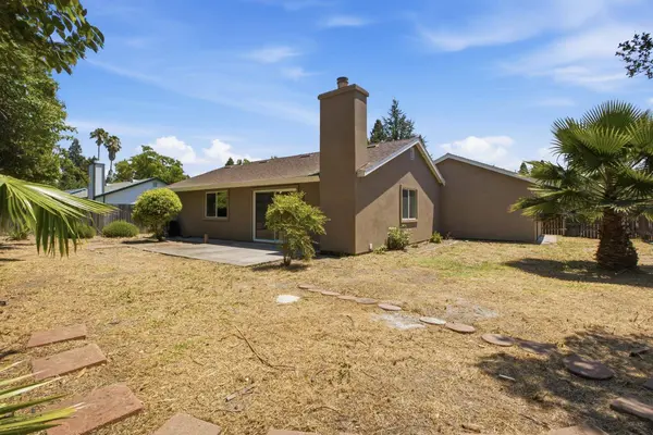 14 Cache River CIR, Sacramento, CA 95831
