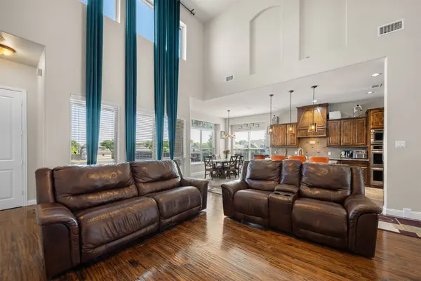 8871 Etta CT, Waxahachie, TX 75167