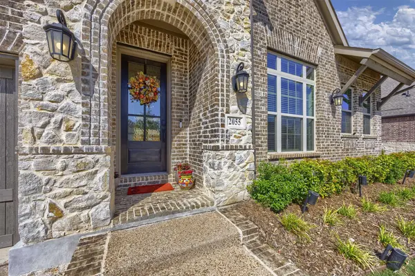 2055 Spotted Fawn DR, Arlington, TX 76005