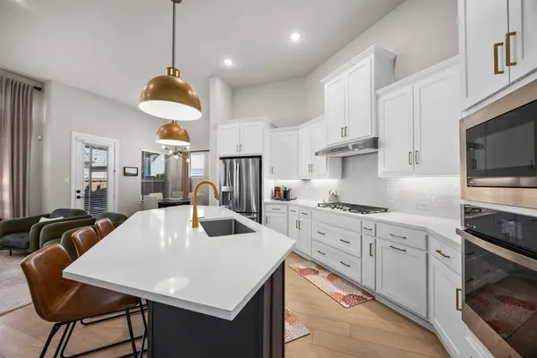 2055 Spotted Fawn DR, Arlington, TX 76005