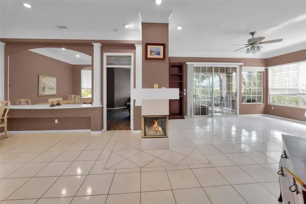 3056 SHOAL CREEK VILLAGE DR, Lakeland, FL 33803