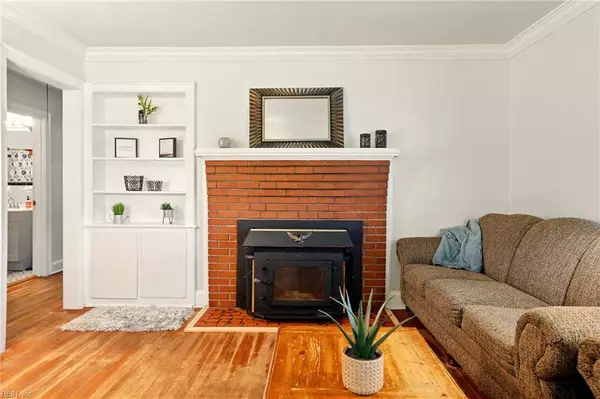 6 Rivercrest CT, Portsmouth, VA 23701