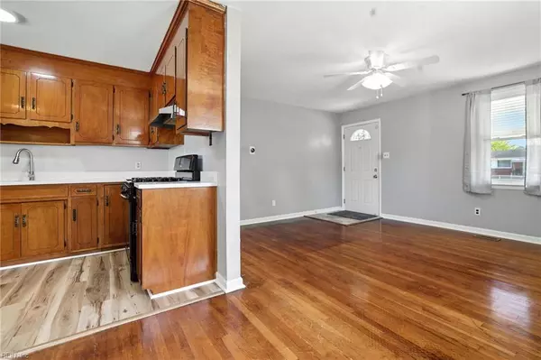 502 Mooney RD, Chesapeake, VA 23325