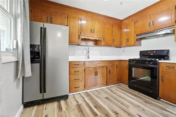 502 Mooney RD, Chesapeake, VA 23325