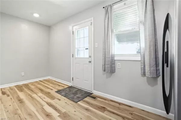 502 Mooney RD, Chesapeake, VA 23325