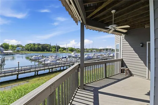 1024 Porte Harbour ARCH Unit 202, Hampton, VA 23664
