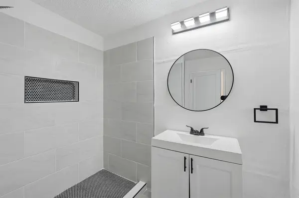 3350 Grafton Avenue, Dallas, TX 75211