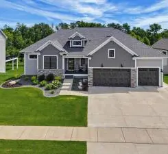 977 Pheasant Run S, Lino Lakes, MN 55014-5524