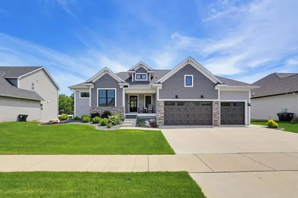 977 Pheasant RUN S, Circle Pines, MN 55014