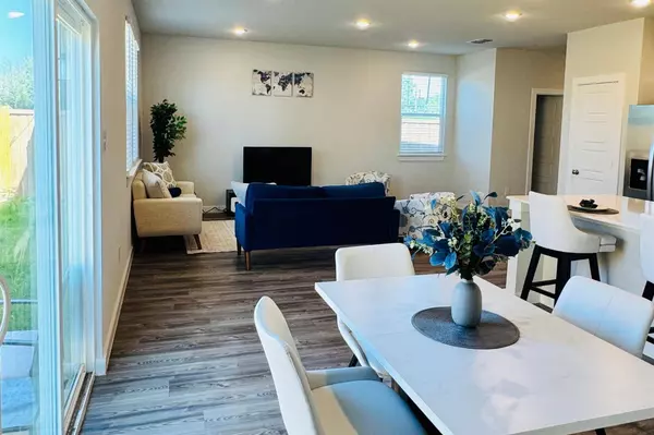 5935 W Hausman Road RD #1, San Antonio, TX 78249