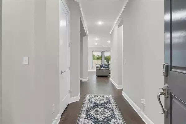 6956 River Rock DR, Flowery Branch, GA 30542