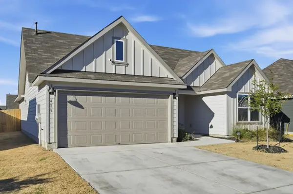 425 Lancebill Drive, Lockhart, TX 78644