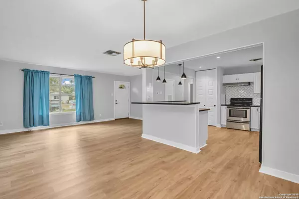 8211 Berrycreek, San Antonio, TX 78218