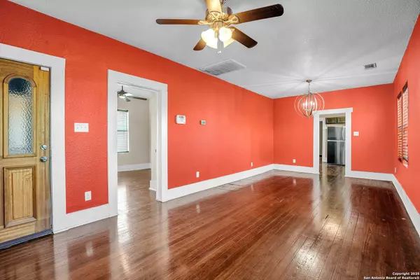 1617 michigan, San Antonio, TX 78201