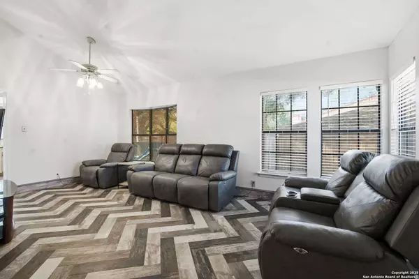 14114 kint circle, San Antonio, TX 78247