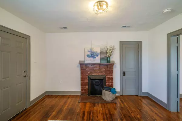 131 E Park Ave, Gallatin, TN 37066