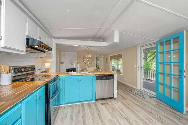 235 Summer Ln, Moncks Corner, SC 29461