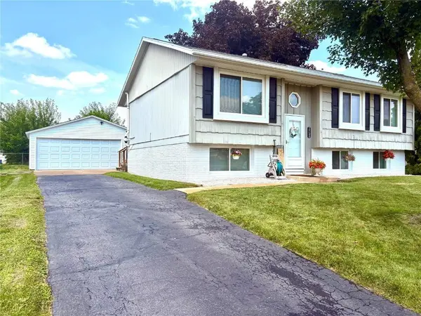 3700 Fir Tree DR NE, Cedar Rapids, IA 52402