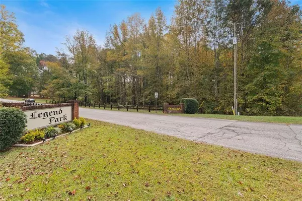 15 Legend DR, Villa Rica, GA 30180