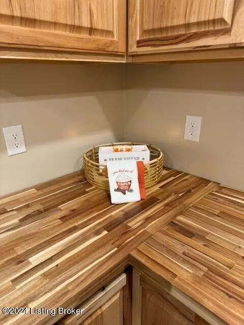 116 Spring Meadow Cir, Campbellsville, KY 42718