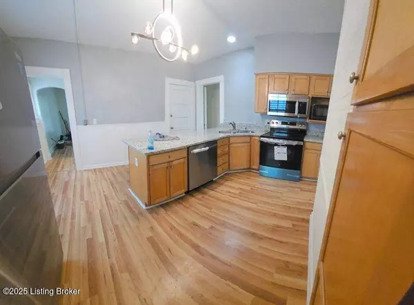 3930 S 2nd St, Louisville, KY 40214