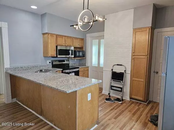 3930 S 2nd St, Louisville, KY 40214