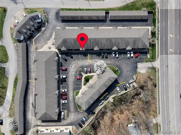 110 Colonial DR, New Albany, IN 47150