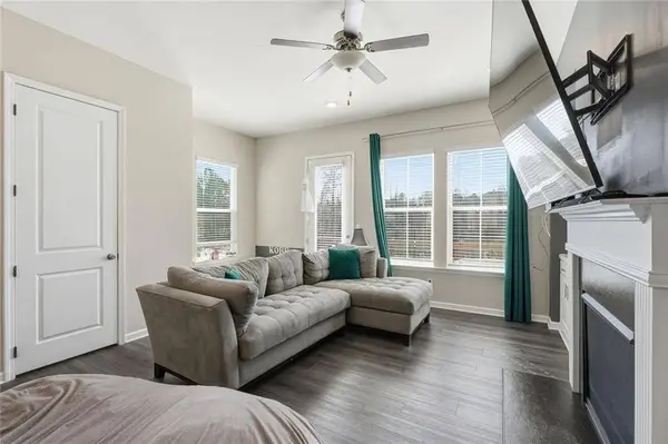 3317 Park Pointe CIR, Scottdale, GA 30079