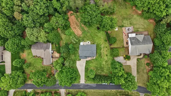 316 Crestview Ln, Spartanburg, SC 29301-5216