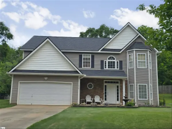 316 Crestview Ln, Spartanburg, SC 29301-5216