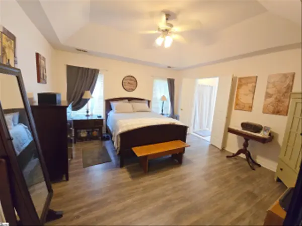 316 Crestview Ln, Spartanburg, SC 29301-5216
