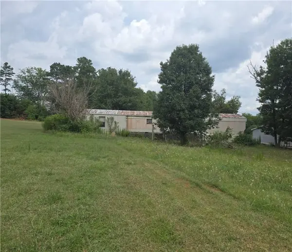 726 Martin RD, Starr, SC 29684