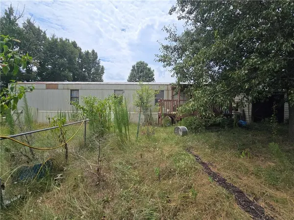 726 Martin RD, Starr, SC 29684