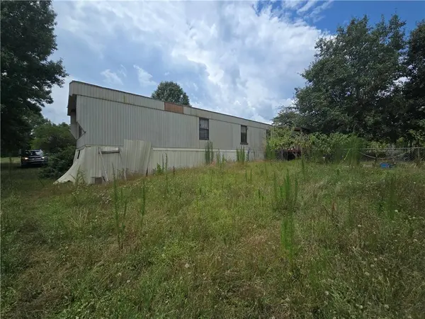 726 Martin RD, Starr, SC 29684