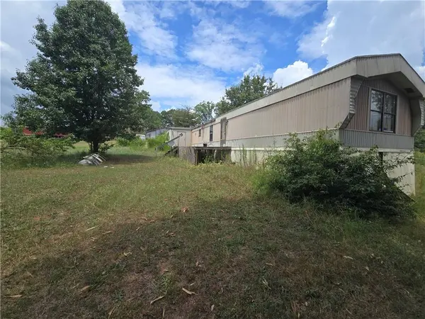 726 Martin RD, Starr, SC 29684