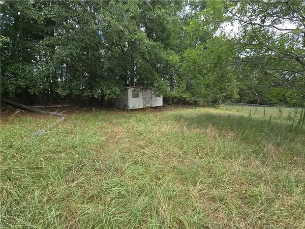 726 Martin RD, Starr, SC 29684
