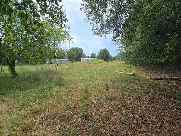 726 Martin RD, Starr, SC 29684