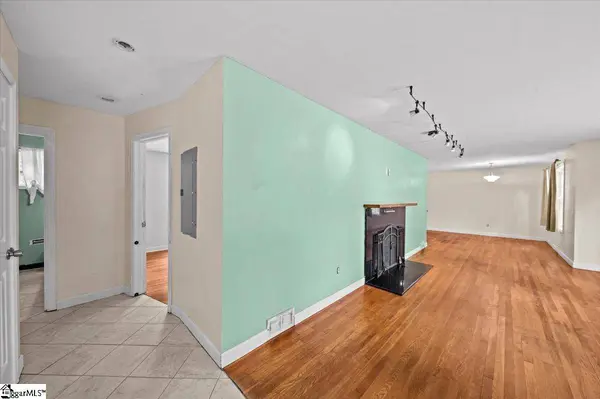 3330 Robin Hood Drive, Spartanburg, SC 29303