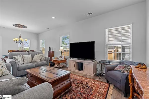 6059 Ives AVE, Spartanburg, SC 29307