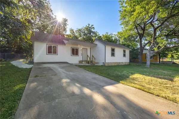 608 Live Oak ST, Gatesville, TX 76528