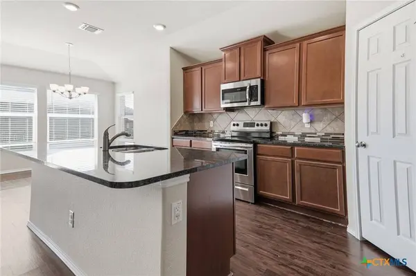 202 Danielle DR, Killeen, TX 76542