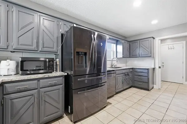 723 W Utica ST, Broken Arrow, OK 74011