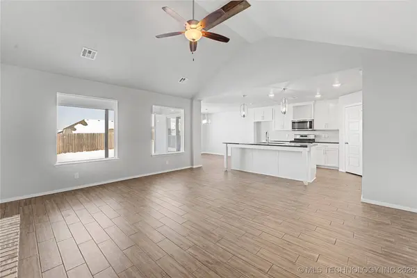 2912 W Charlotte ST, Broken Arrow, OK 74011