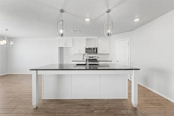 2912 W Charlotte ST, Broken Arrow, OK 74011