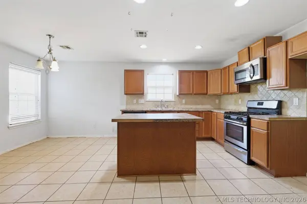 21440 E 36th ST S, Broken Arrow, OK 74014