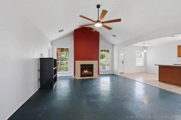 21440 E 36th ST S, Broken Arrow, OK 74014