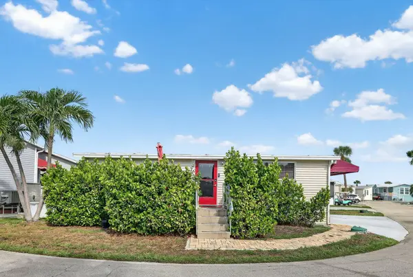 91 Nettles BLVD, Jensen Beach, FL 34957