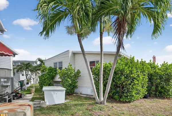91 Nettles BLVD, Jensen Beach, FL 34957