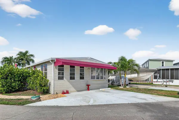 91 Nettles BLVD, Jensen Beach, FL 34957