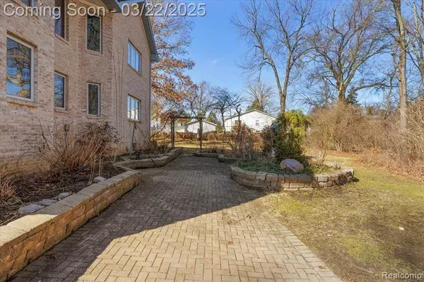 1270 John R Road, Rochester Hills, MI 48307